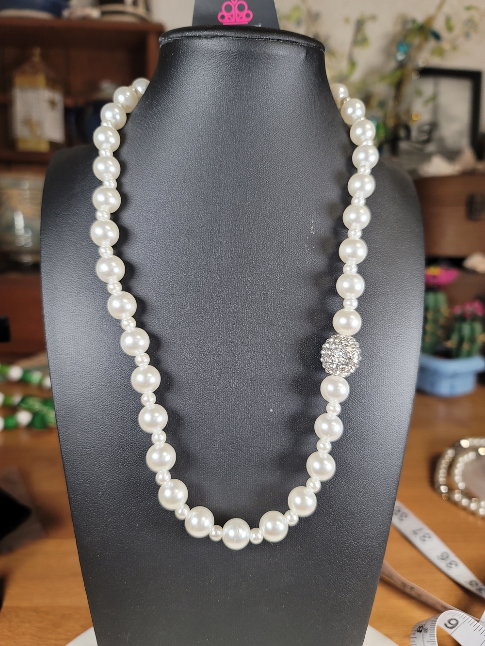 paparazzi Pearl-Style Necklace with Sparkling Accent Bead